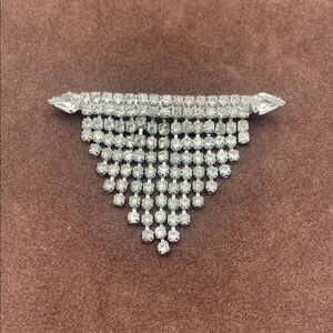 Elegant Vintage Clear Rhinestone Waterfall Dangle Brooch, in Silver, Unmarked